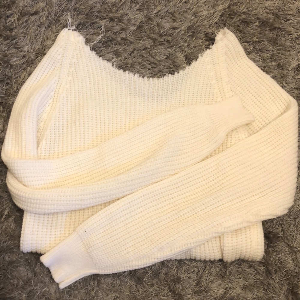 KNIT SWEATER